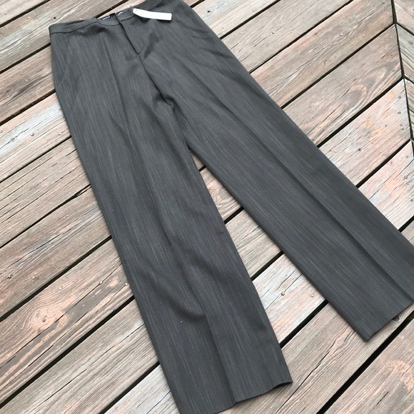 NWT Linda Allard Ellen Tracy suit. Sizes 6 & 8